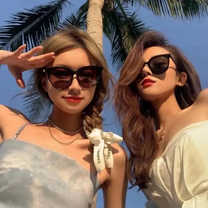 女孩的夏日秘密